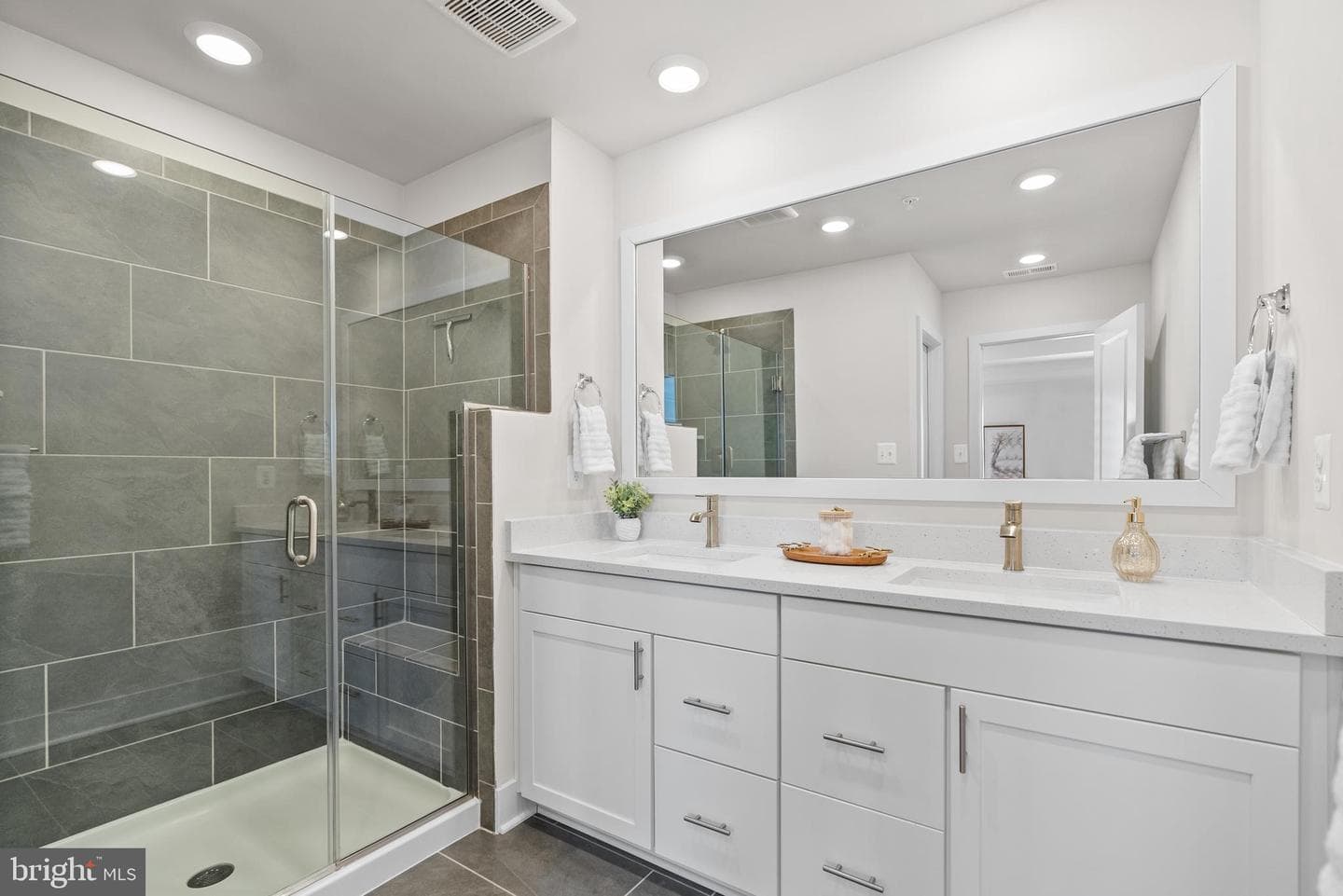 202 Anasta Terrace photo 23