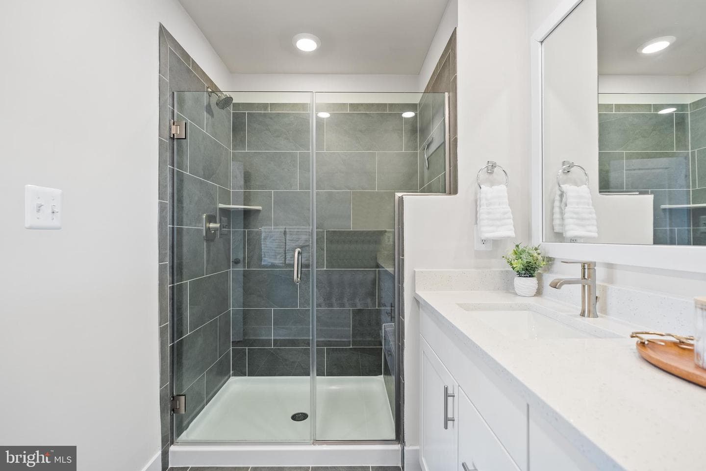 202 Anasta Terrace photo 24