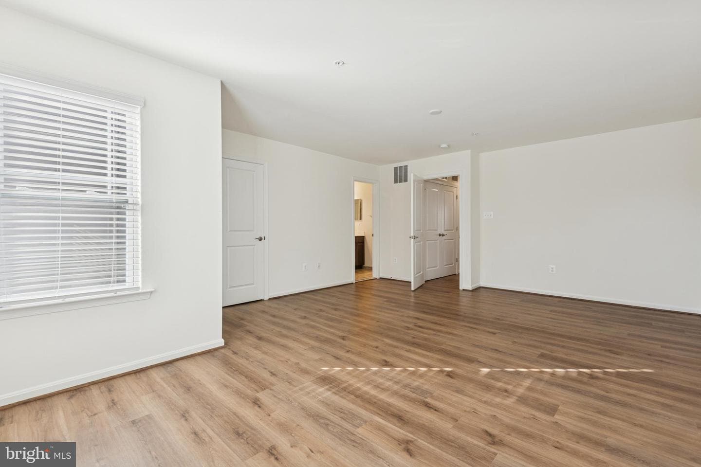 7830 Wolf Run Lane photo 25