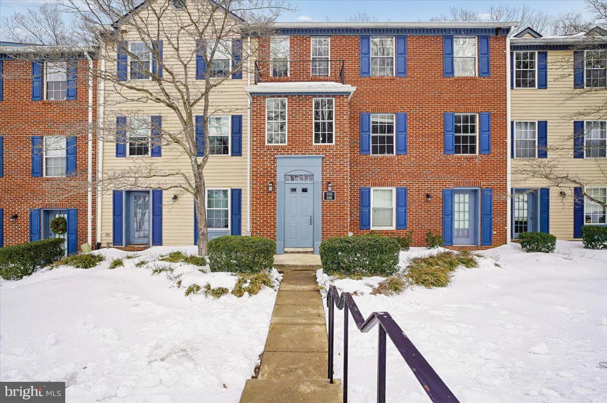 656 Newbridge Court #4-656