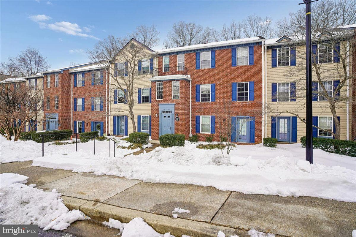 656 Newbridge Court #4-656 photo 2