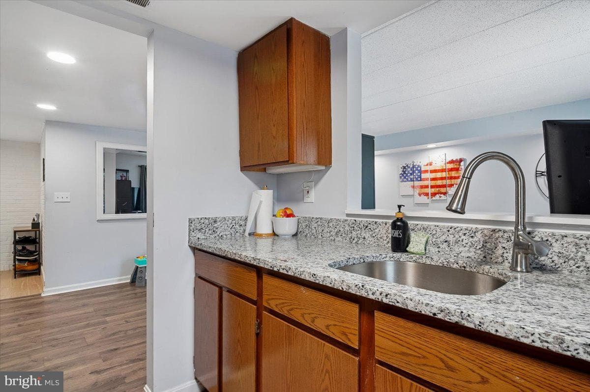 656 Newbridge Court #4-656 photo 7
