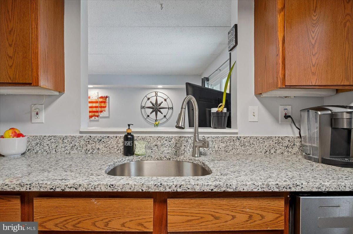 656 Newbridge Court #4-656 photo 8