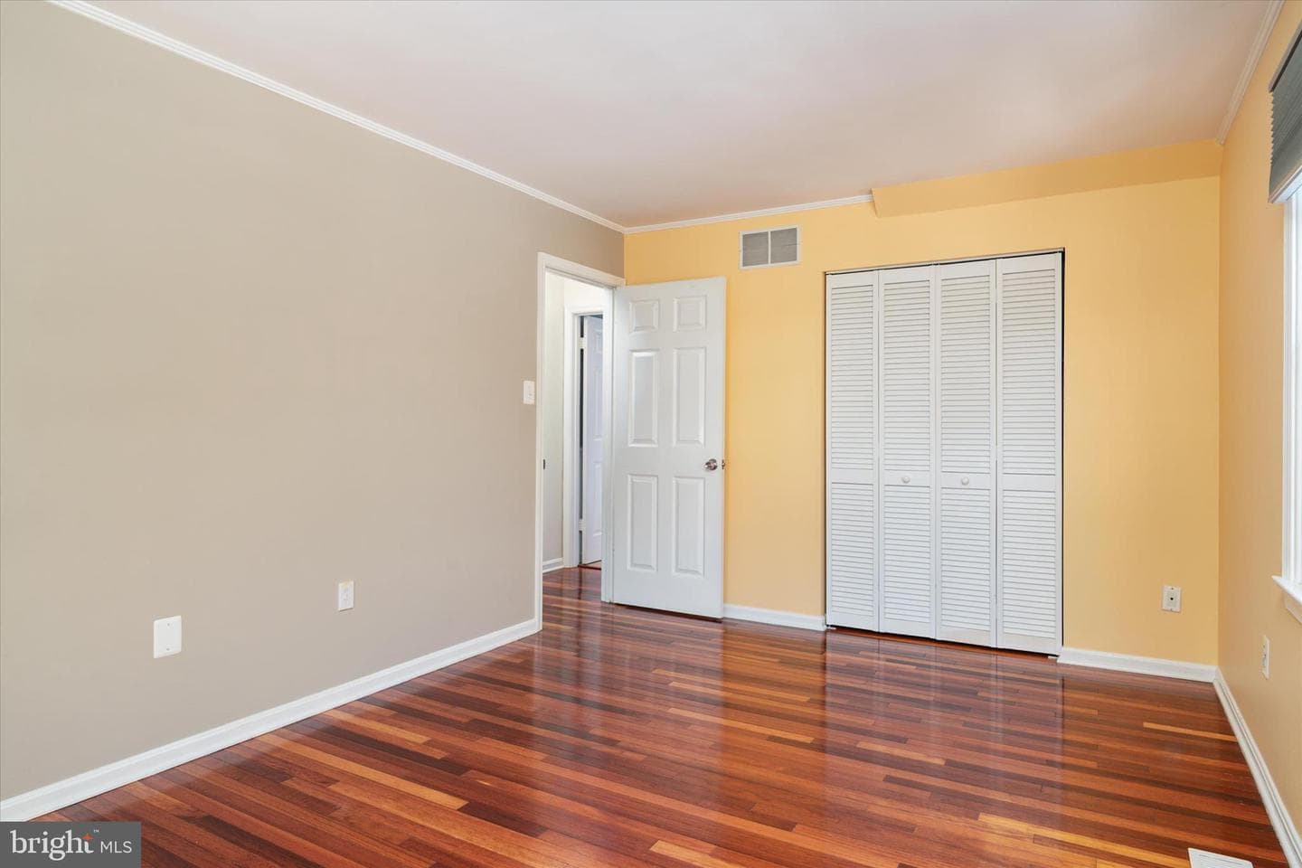 1040 Hyde Park Drive photo 18