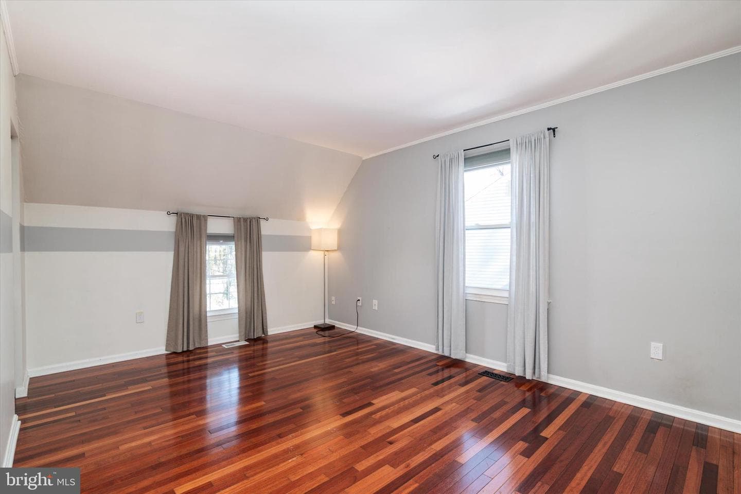 1040 Hyde Park Drive photo 19