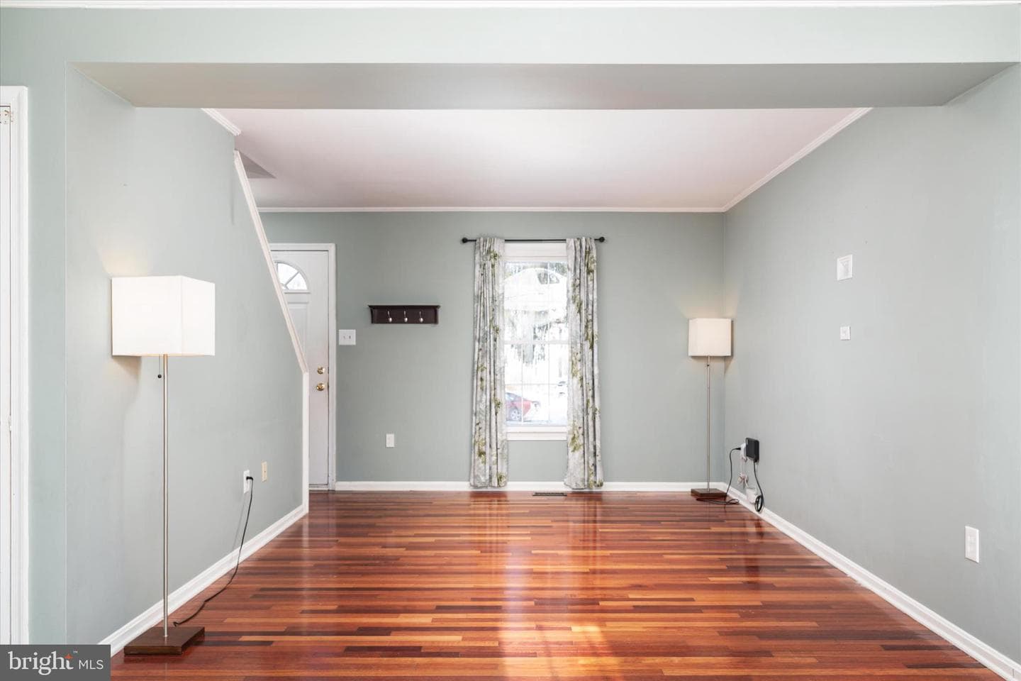 1040 Hyde Park Drive photo 5