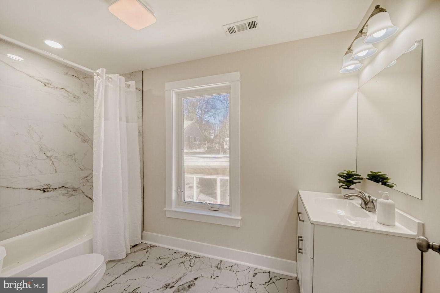1327 Bay Avenue photo 22