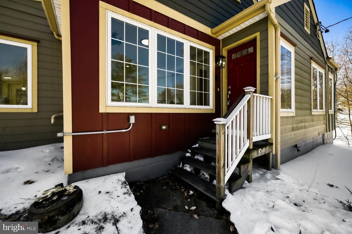 1327 Bay Avenue photo 3