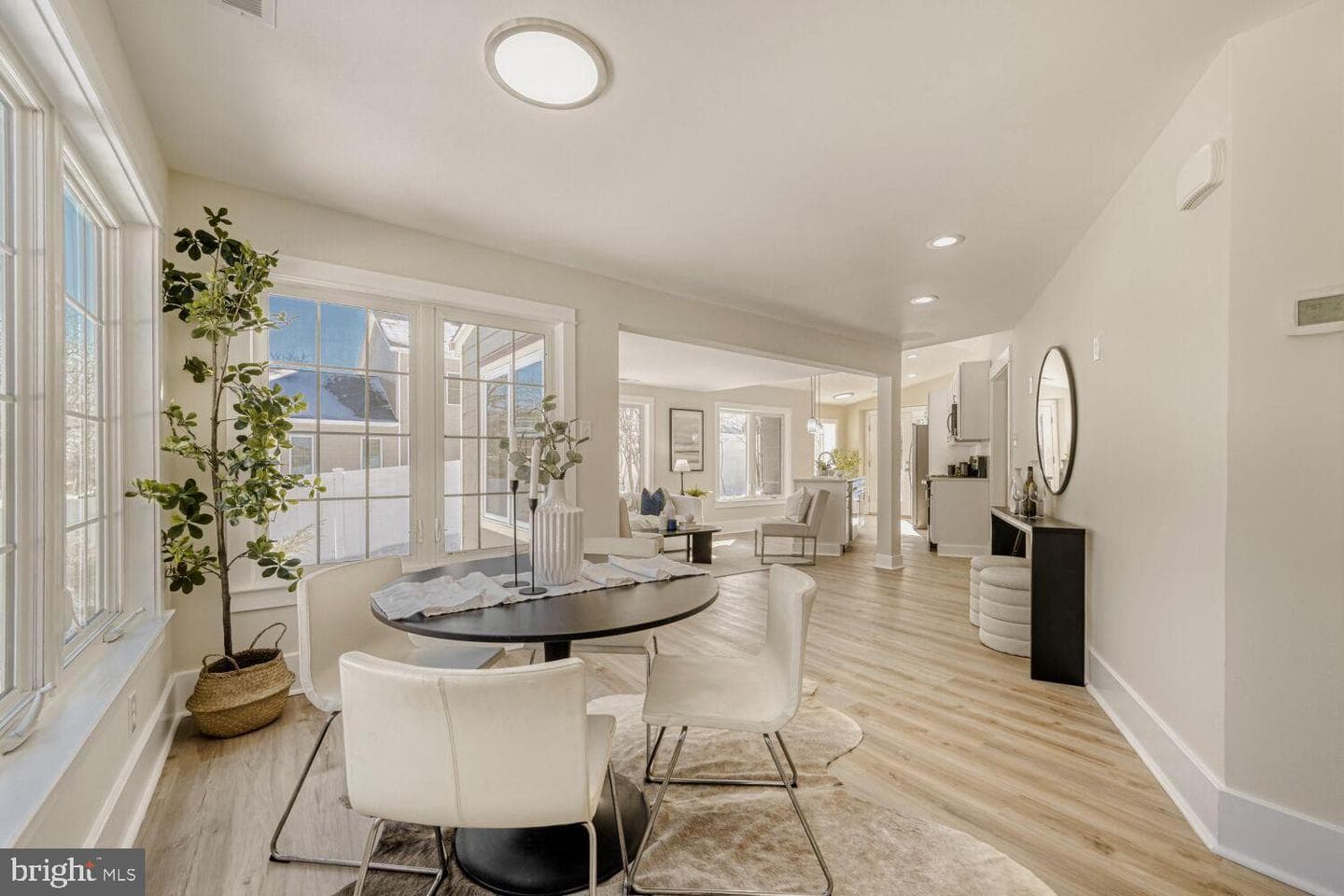 1327 Bay Avenue photo 9