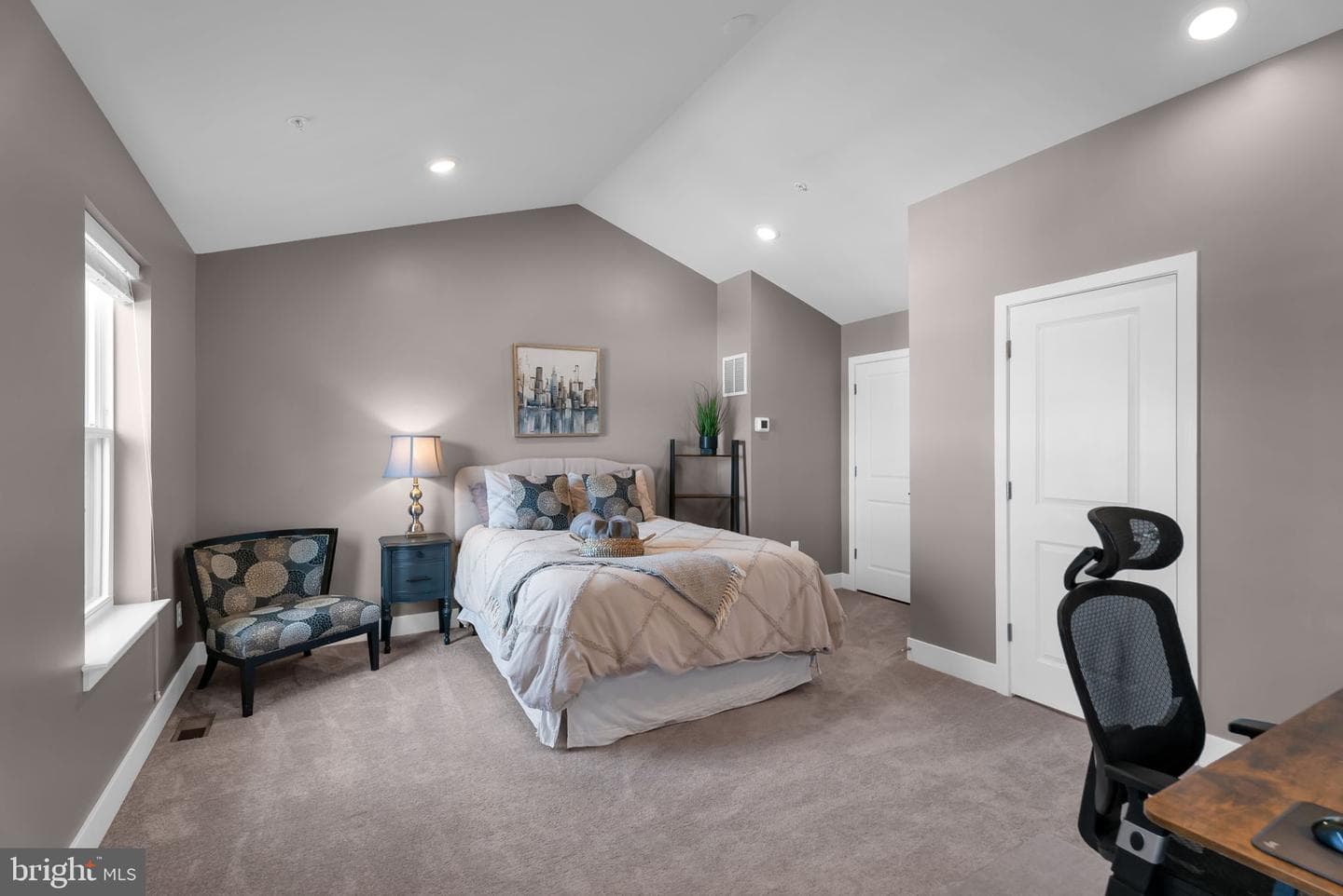 7712 Red Moon Way photo 32