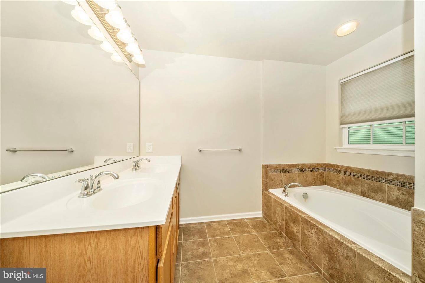 919 Hopkins Corner photo 32