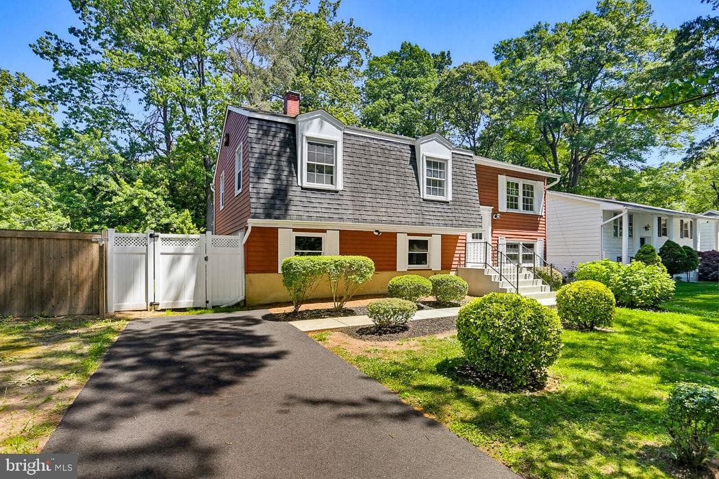 1052 Lido Drive photo 4