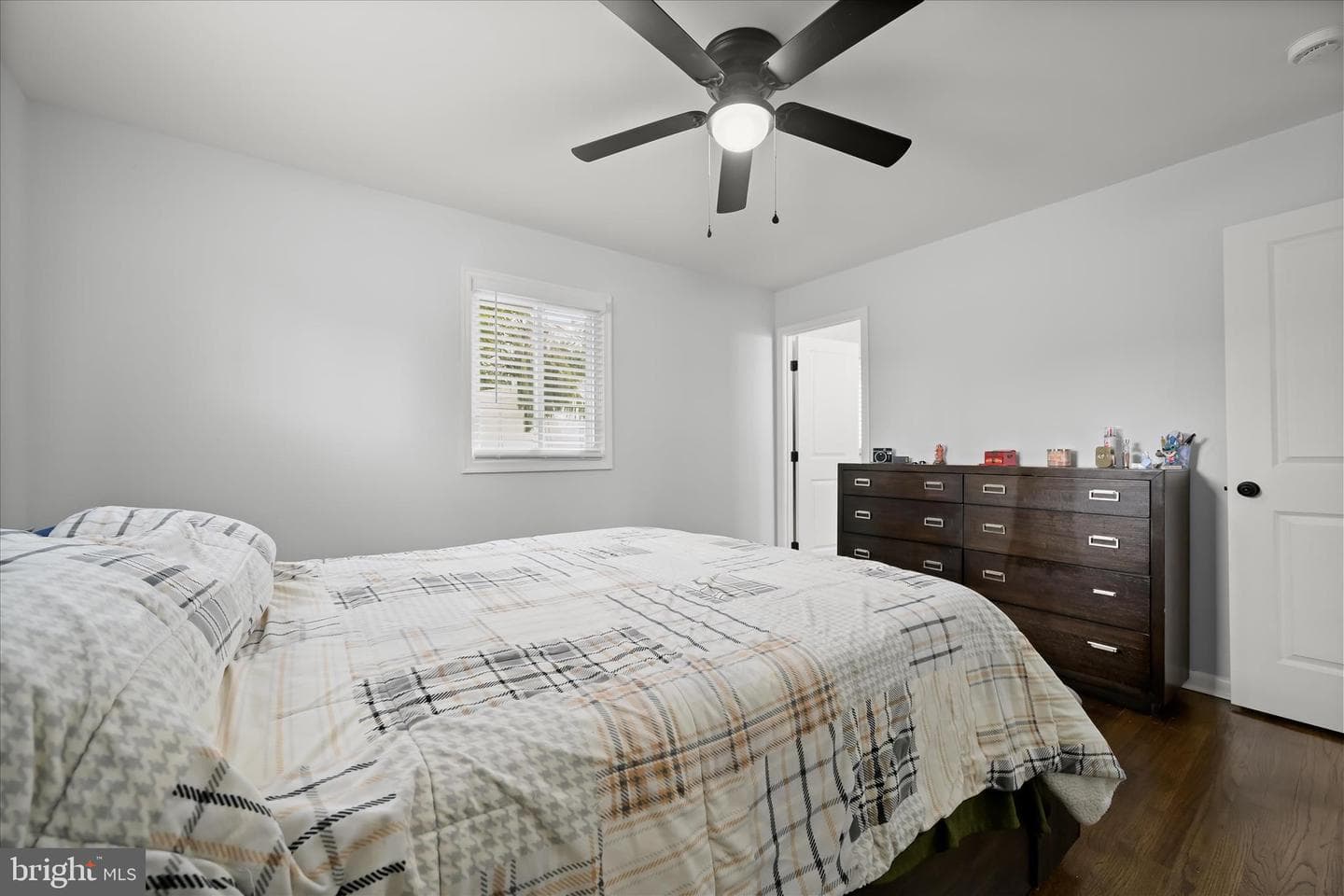 413 Elm Avenue photo 18