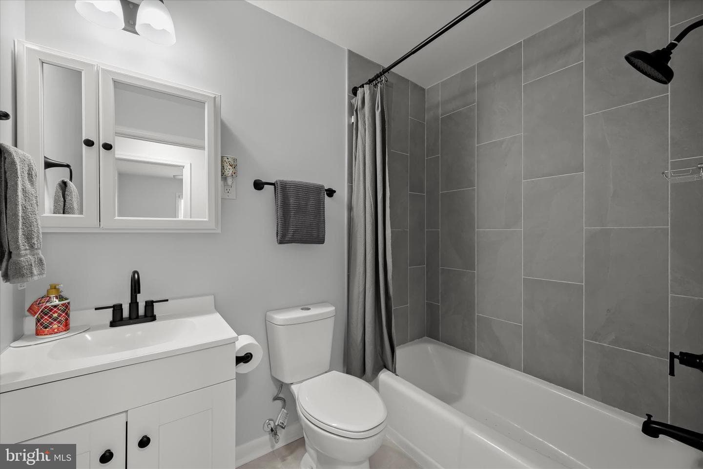 413 Elm Avenue photo 24