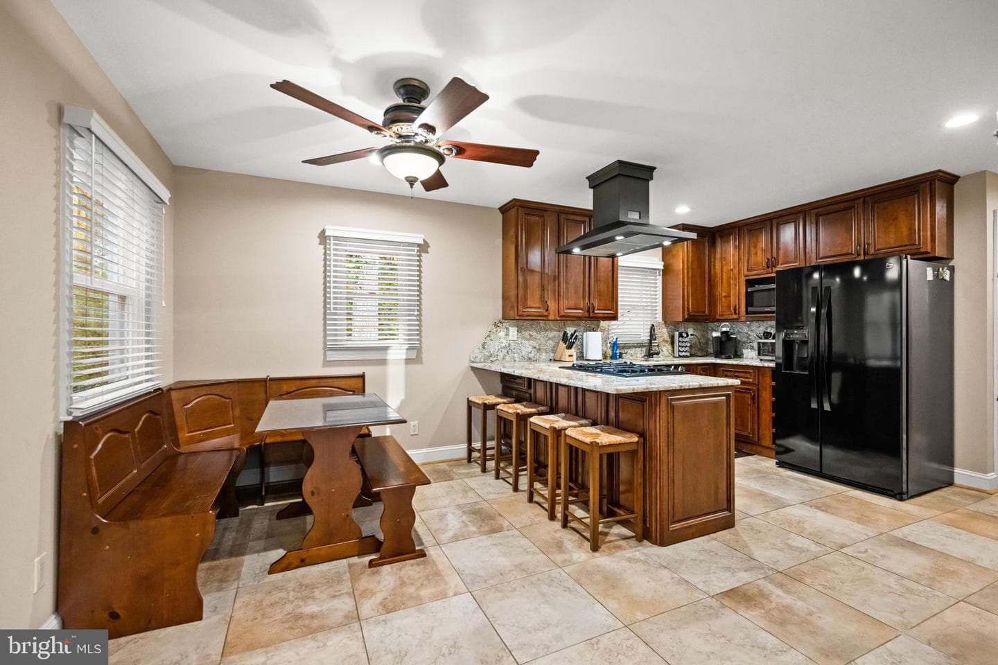 423 Benfield Road photo 39