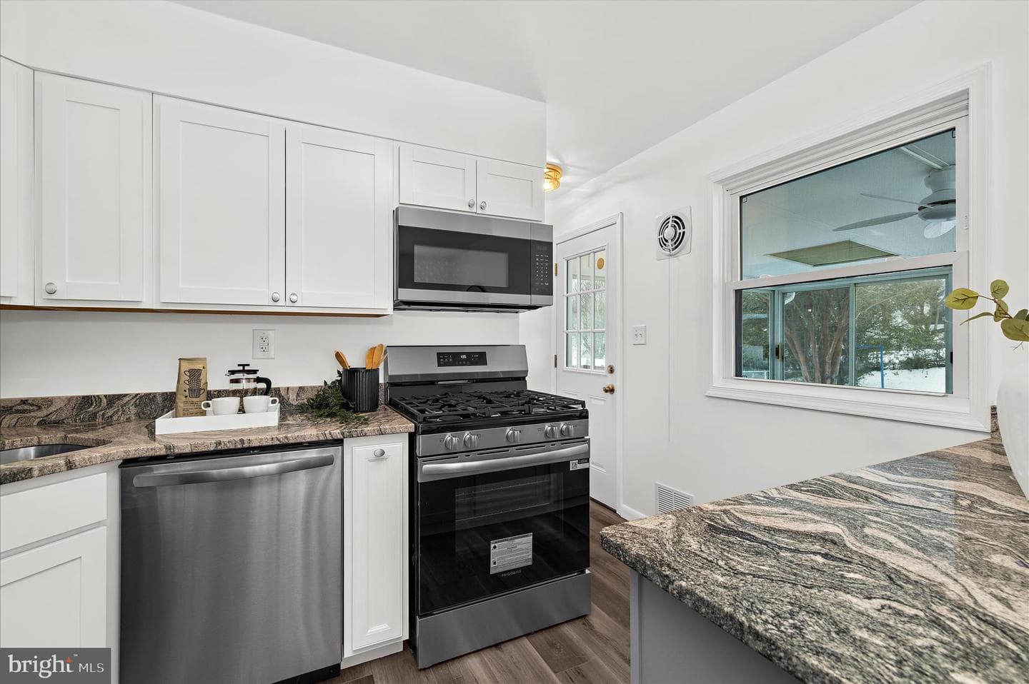 405 Rugby Avenue photo 11