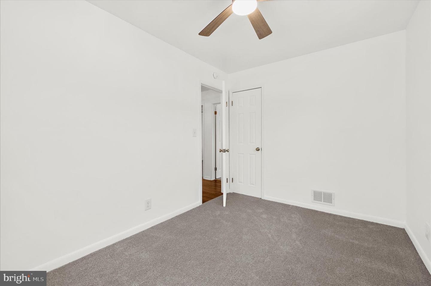 405 Rugby Avenue photo 28