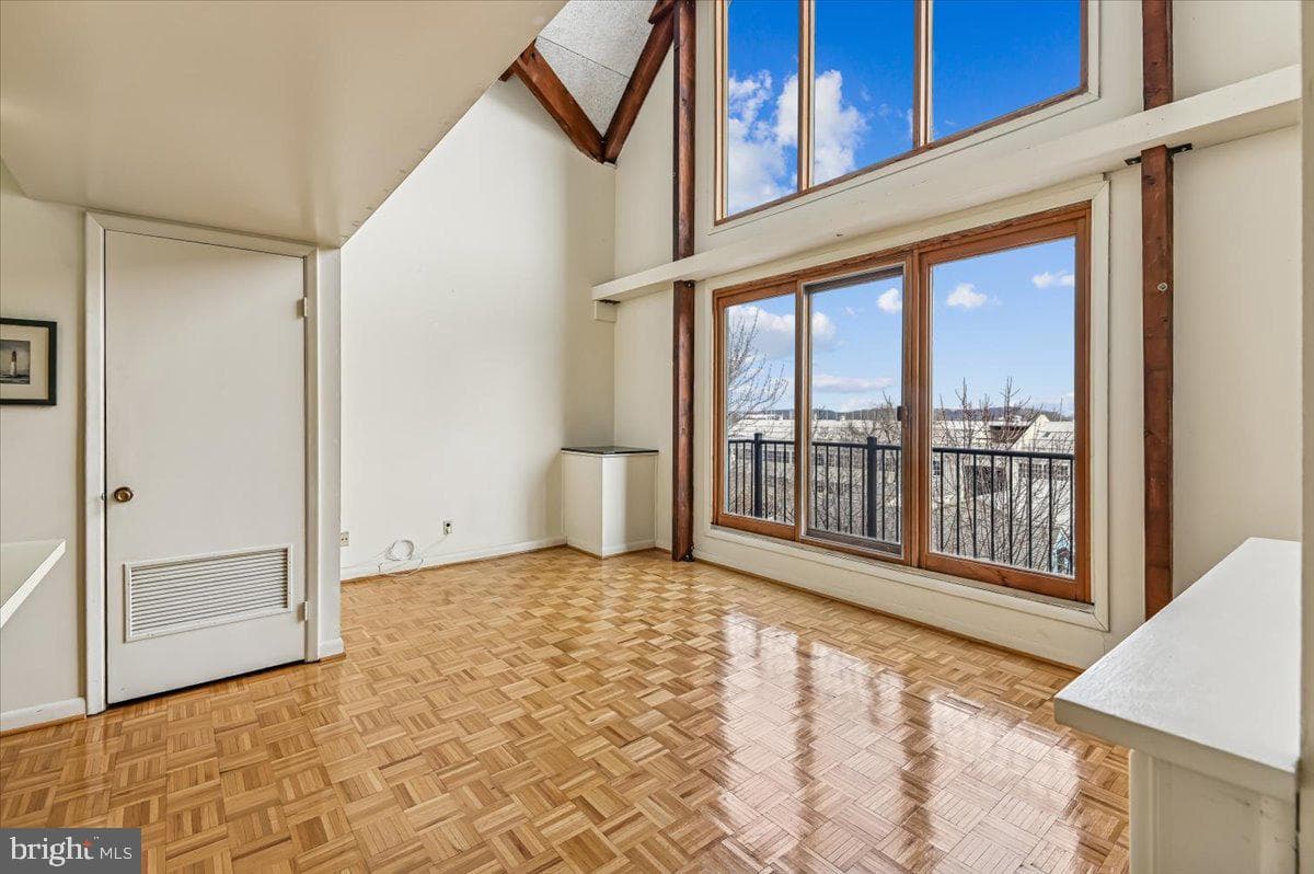 312 Severn Avenue #e407 photo 5