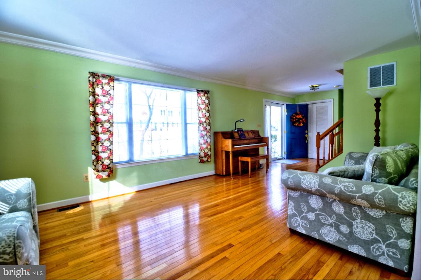 439 Lakeland Road N photo 15