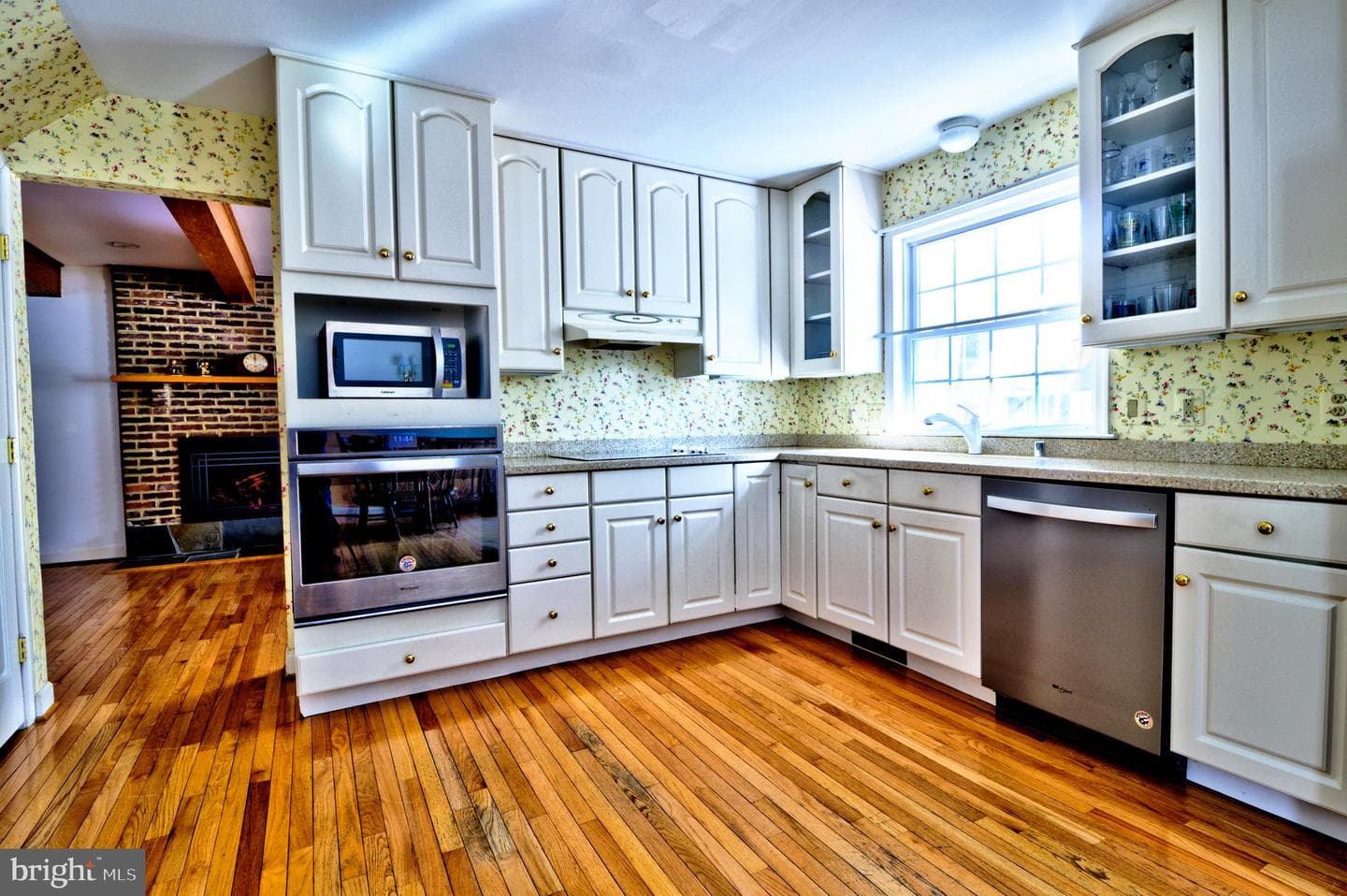 439 Lakeland Road N photo 20
