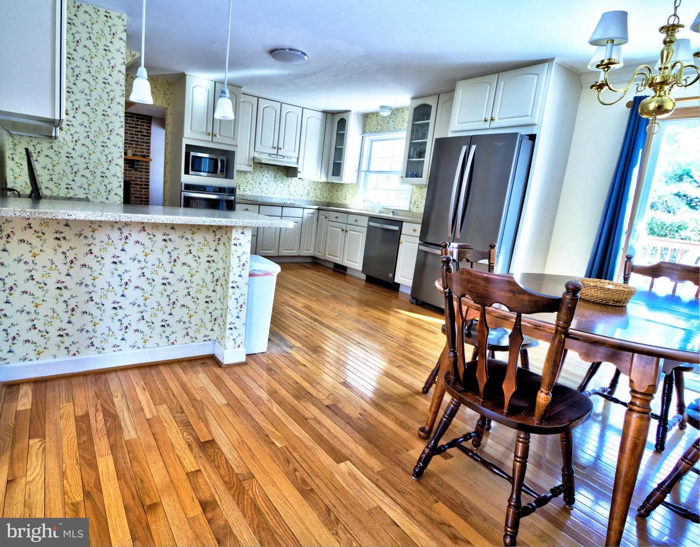 439 Lakeland Road N photo 22