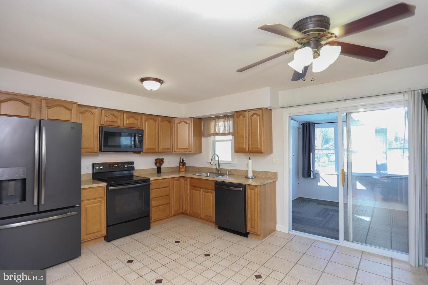 1532 Furnace Avenue photo 8