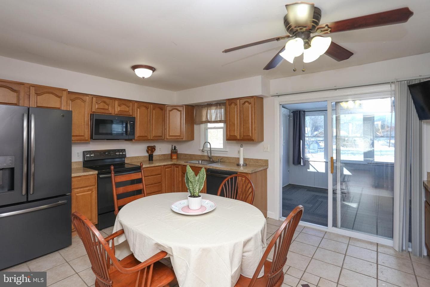 1532 Furnace Avenue photo 9