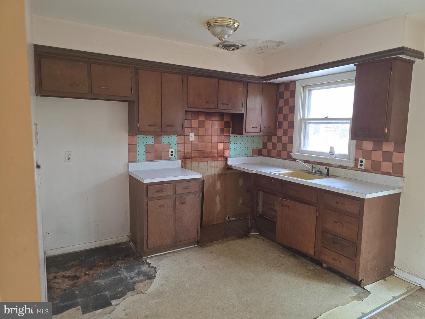 391 Hilltop Lane photo 13