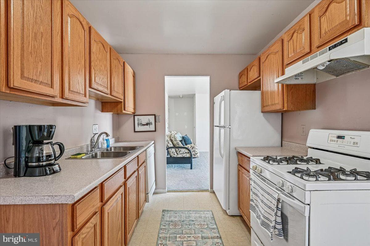355 Gatewater Court #f photo 18