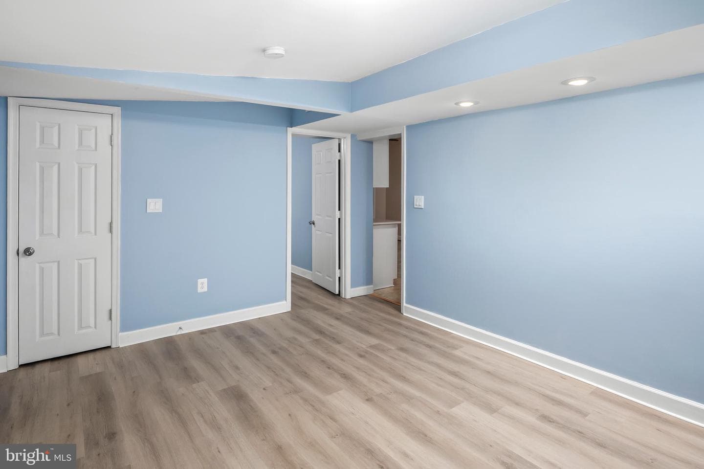 1199 Oak Avenue photo 8