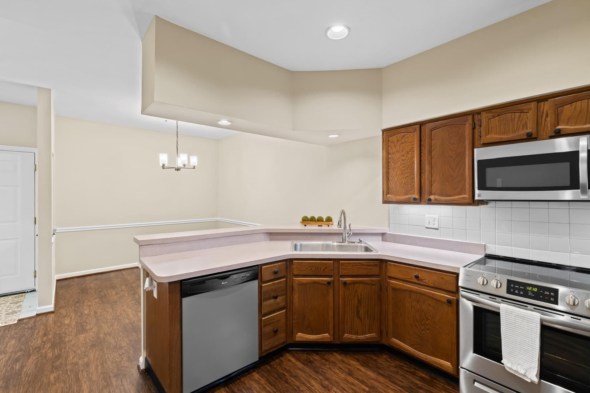 2702 Summerview Way #103 photo 5