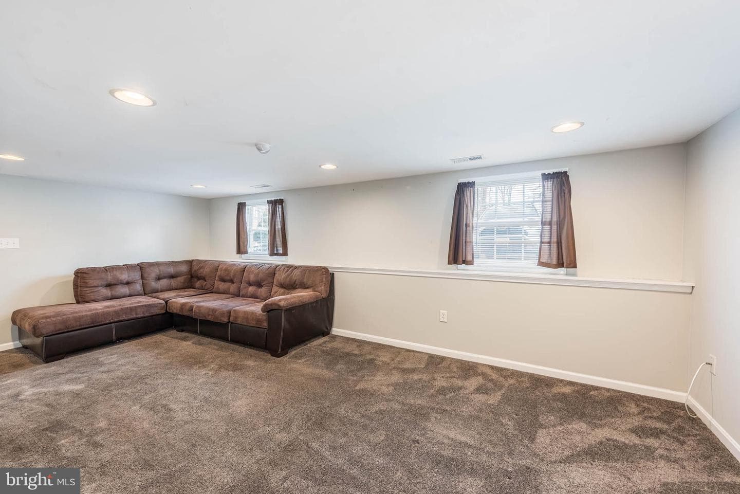 398 Washington Avenue photo 25