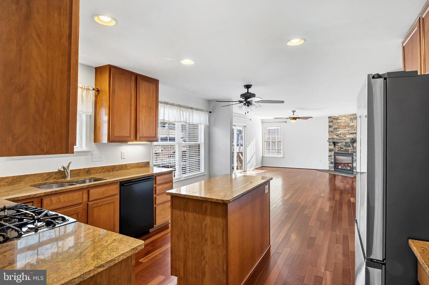 4951 Dogwood Street photo 11