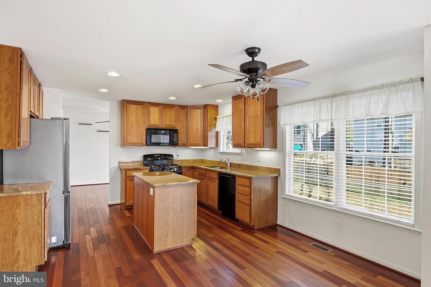 4951 Dogwood Street photo 9