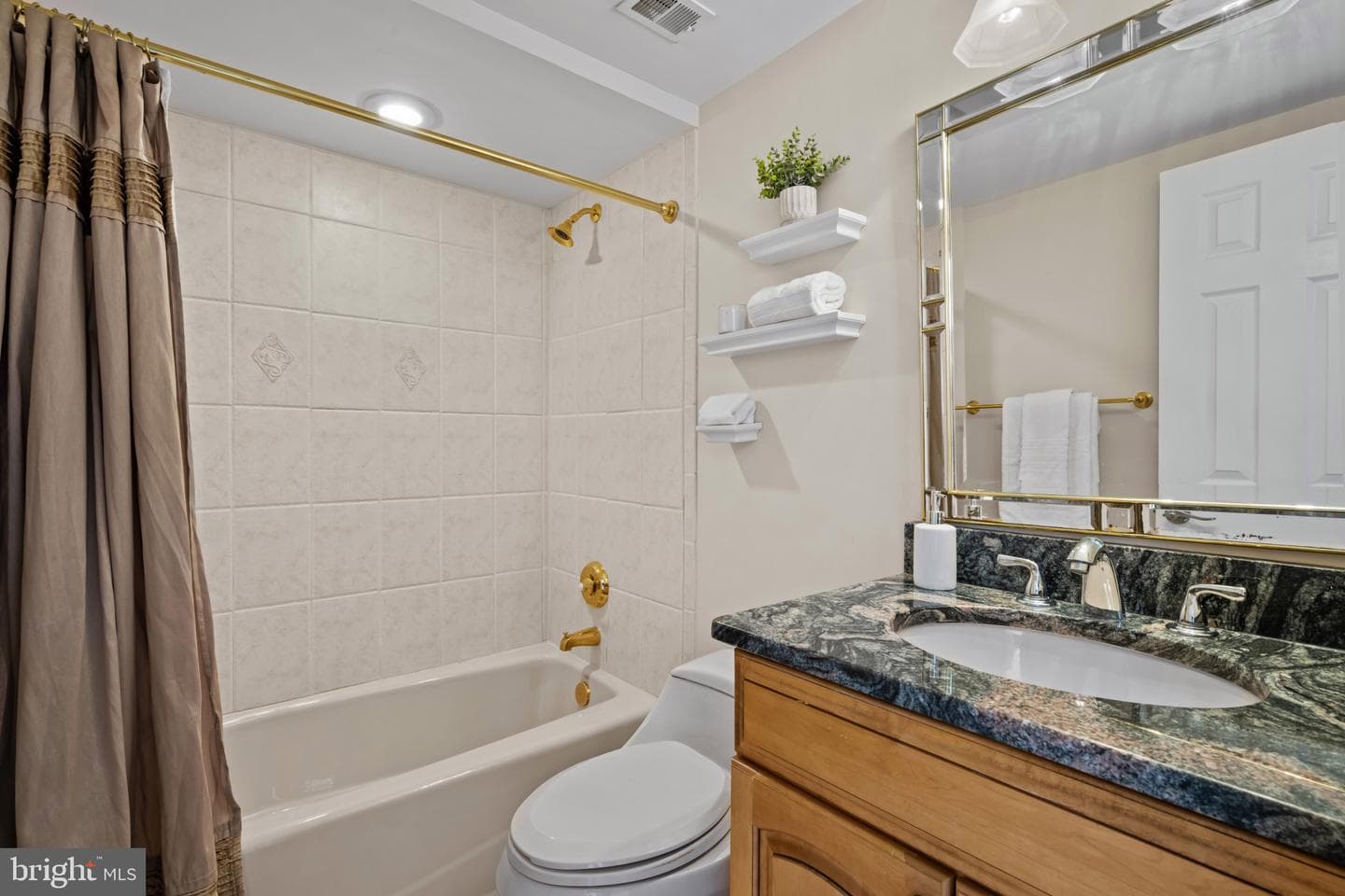 7022 Channel Village Court #101 photo 28