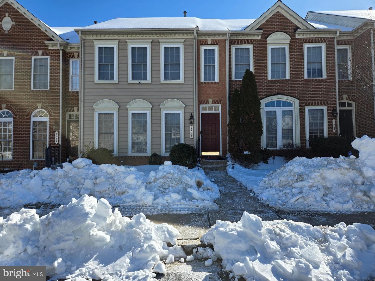 1533 Rutland Way photo 2