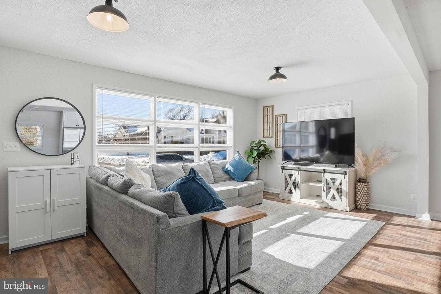 105 Michael Avenue photo 4