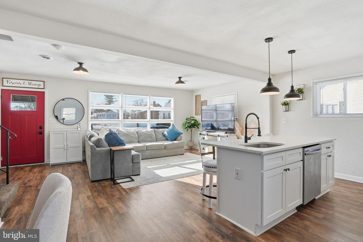 105 Michael Avenue photo 8