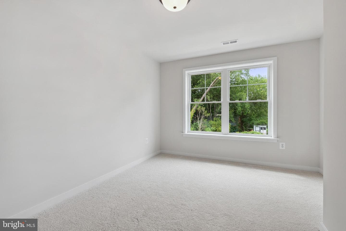 7713 Woodlawn Avenue photo 27