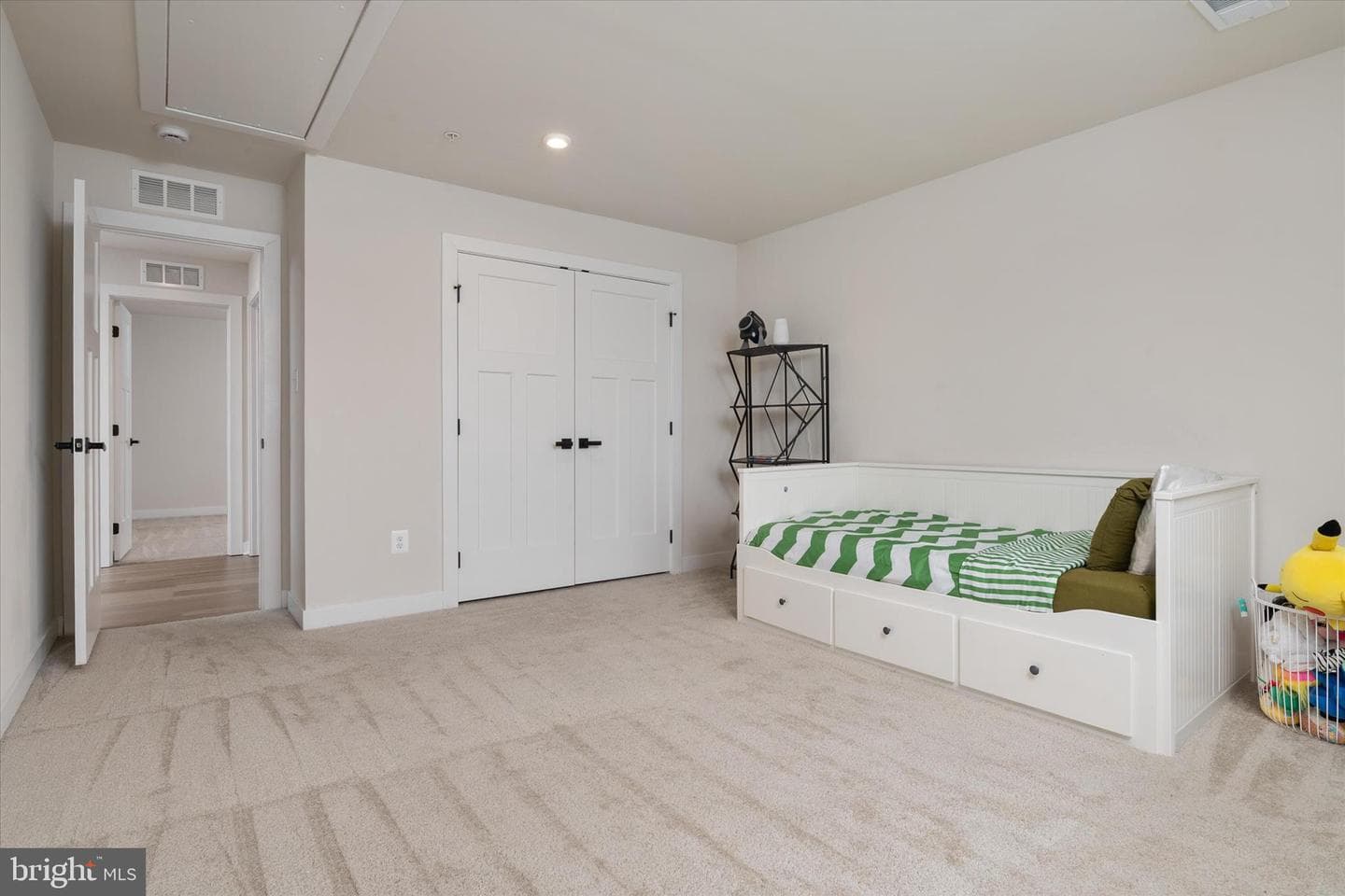 3322 Milkweed Court photo 35