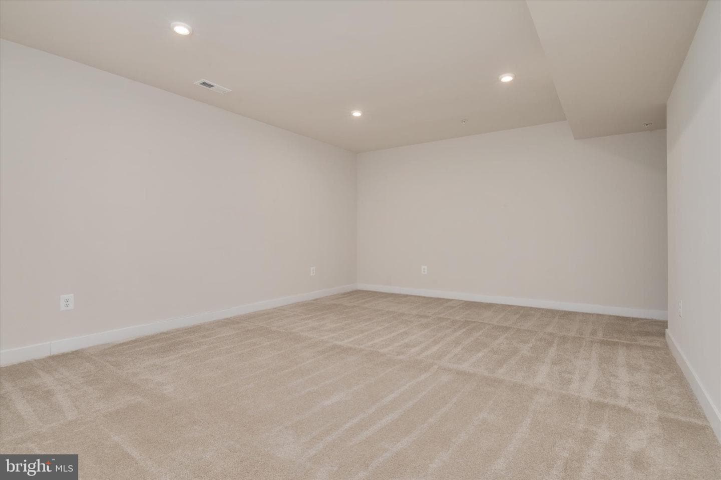 3322 Milkweed Court photo 42