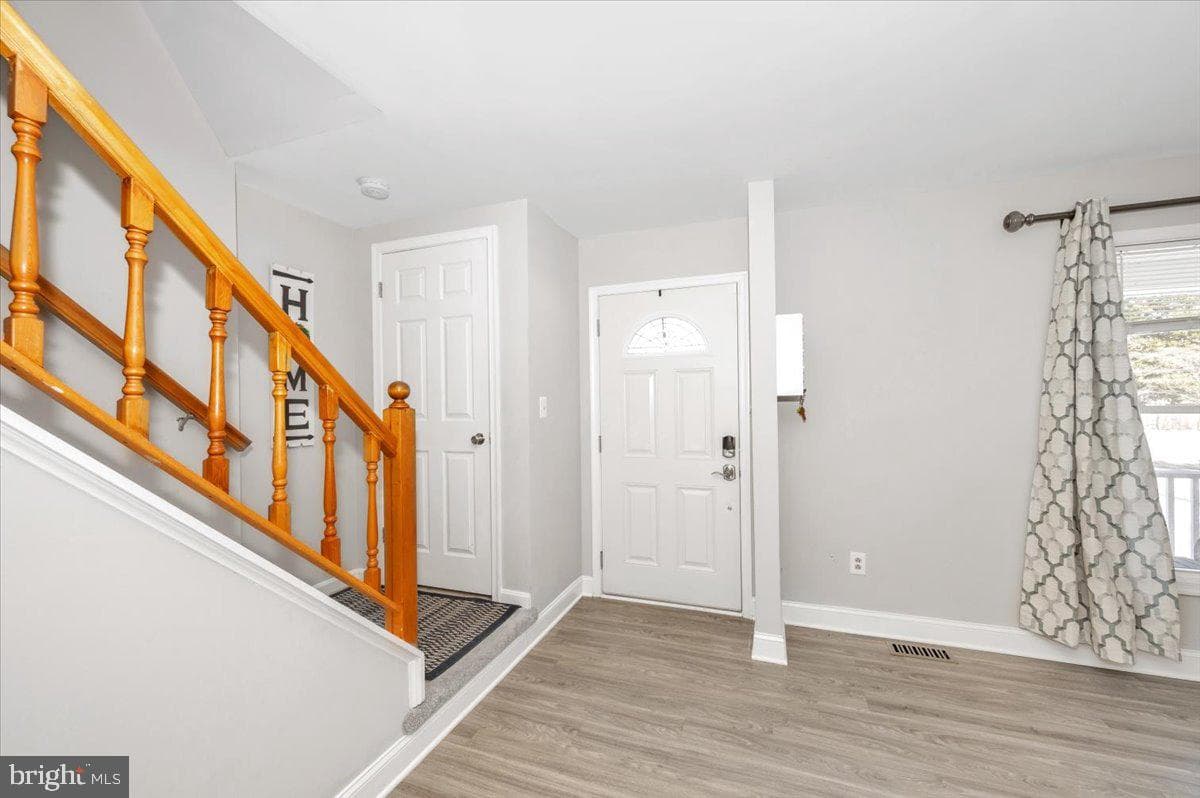 241 Armstrong Lane photo 2