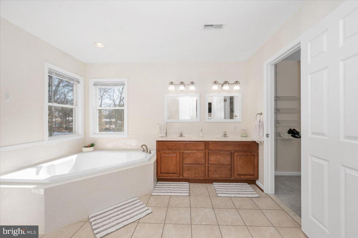 241 Armstrong Lane photo 25