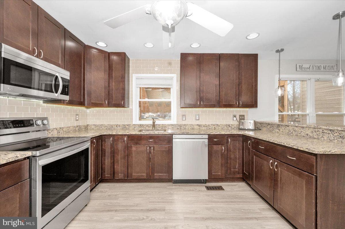 241 Armstrong Lane photo 8