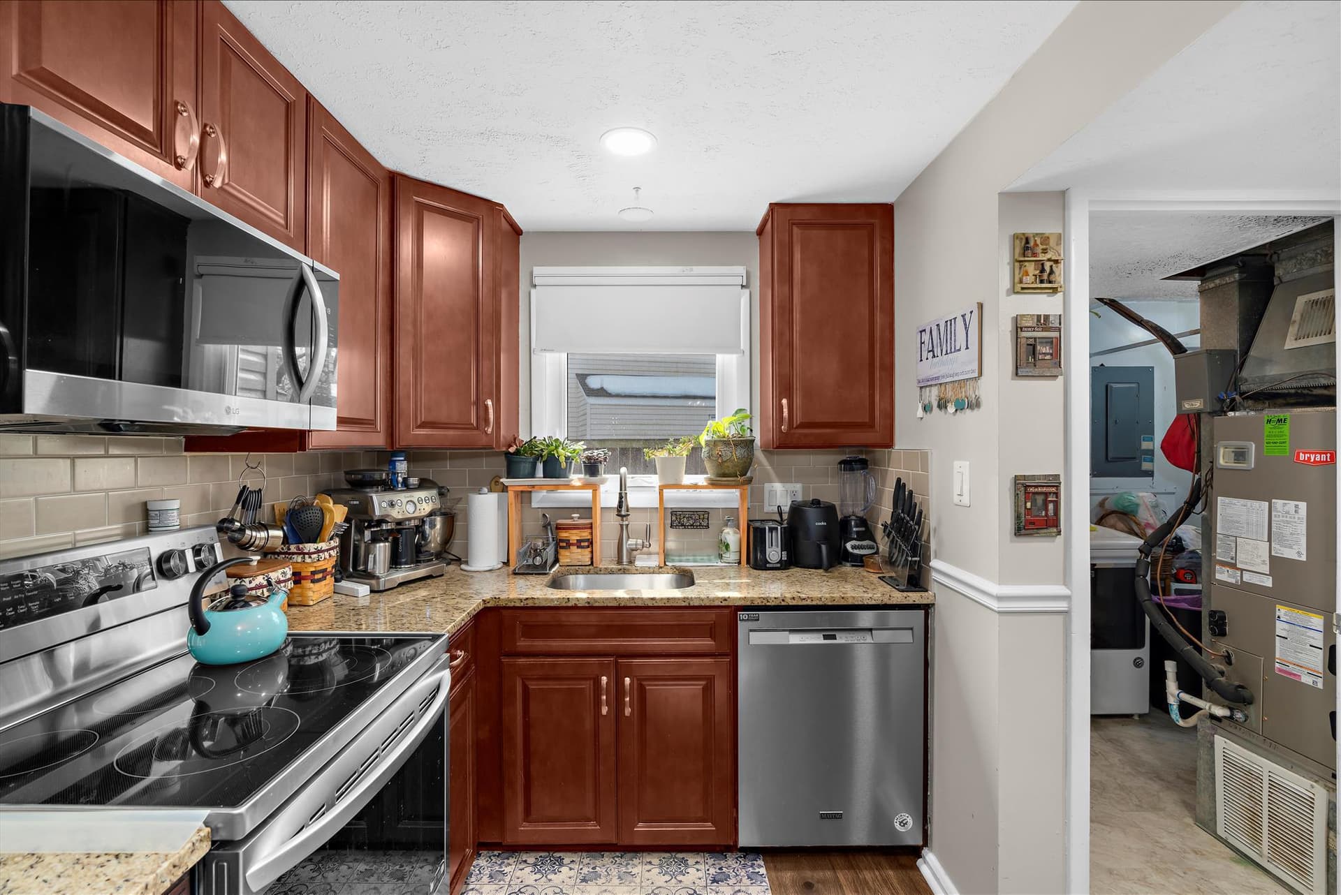 8085 Castle Rock Court photo 10