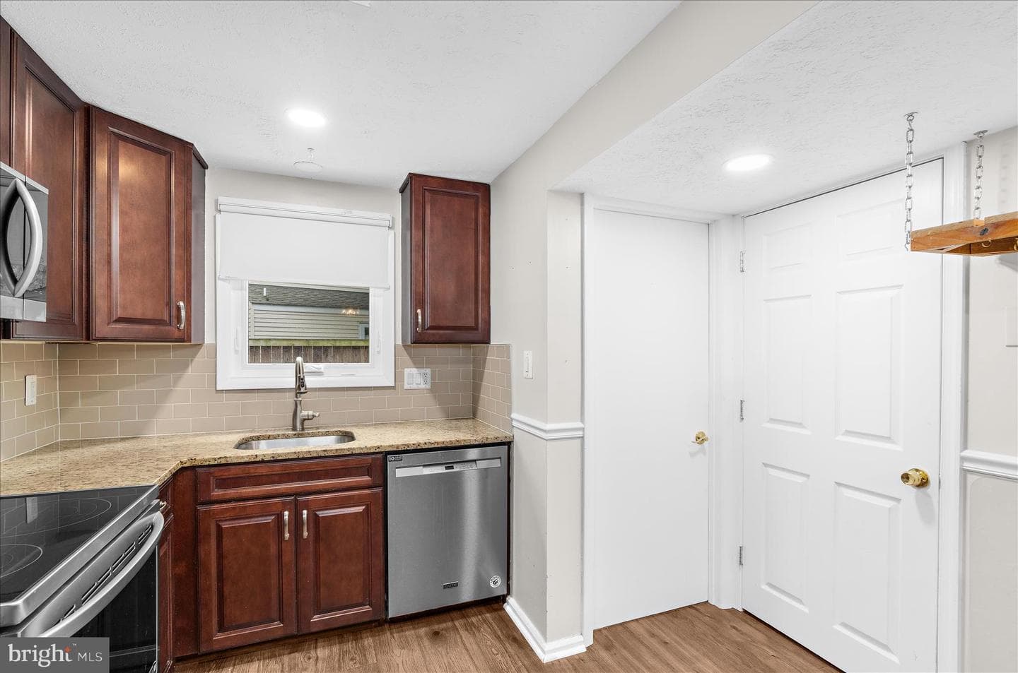 8085 Castle Rock Court photo 11