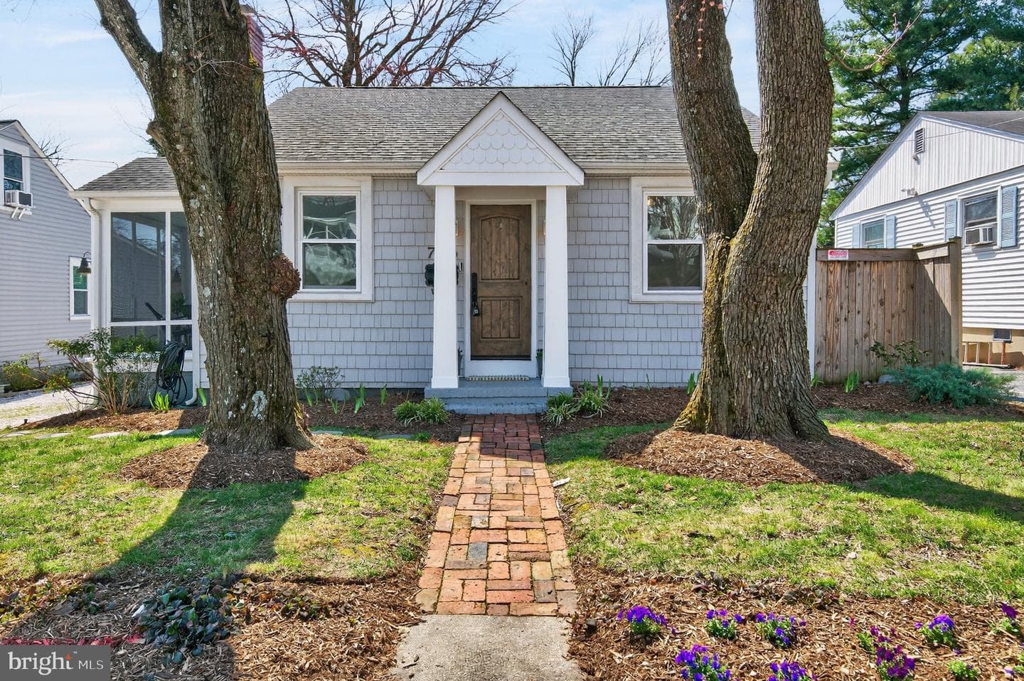 723 Glenwood Street photo 3