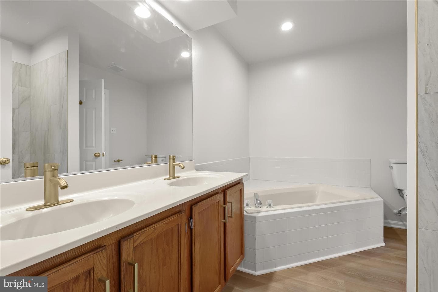 508 Greencrest Lane photo 27