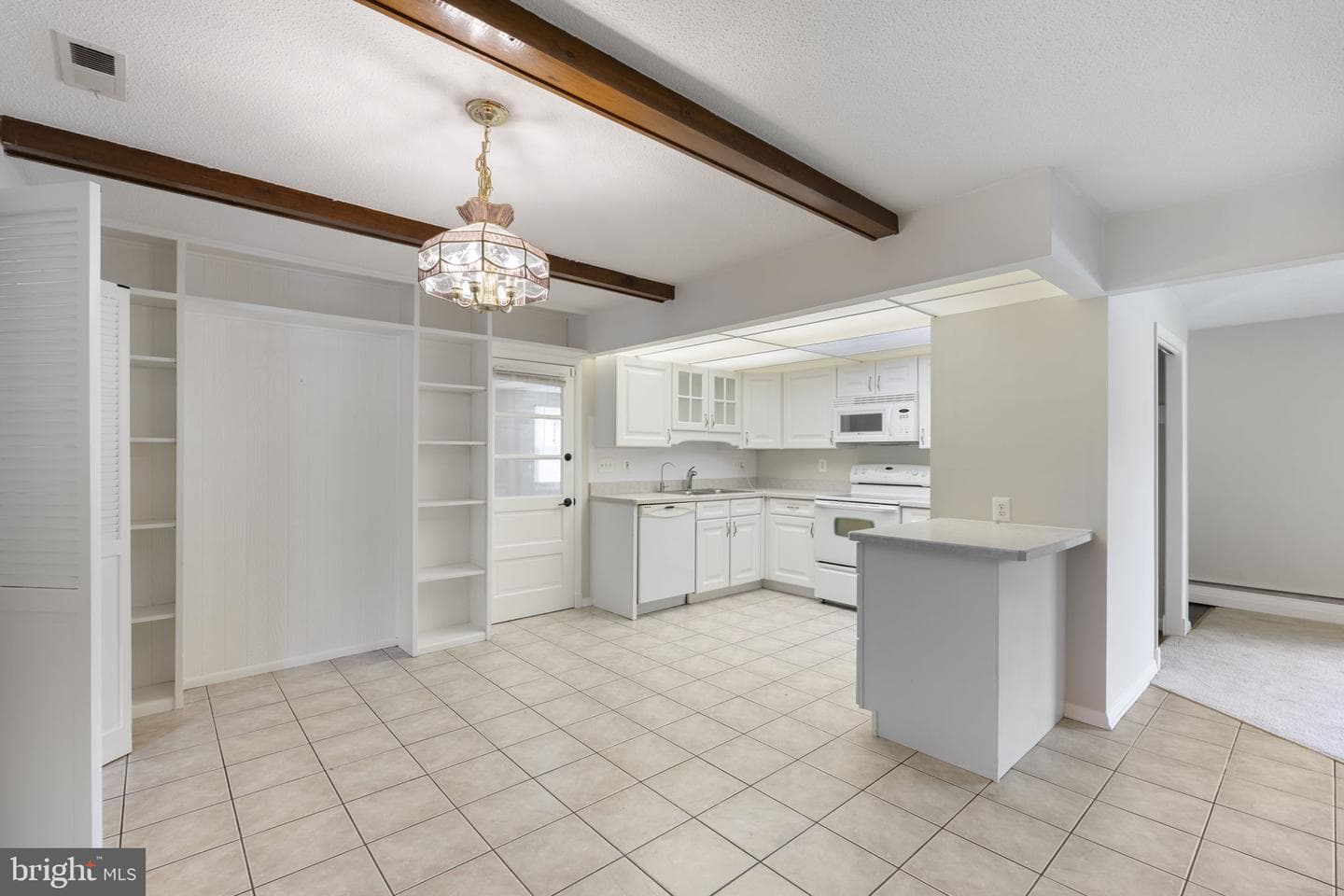 8005 Woodholme Circle photo 18