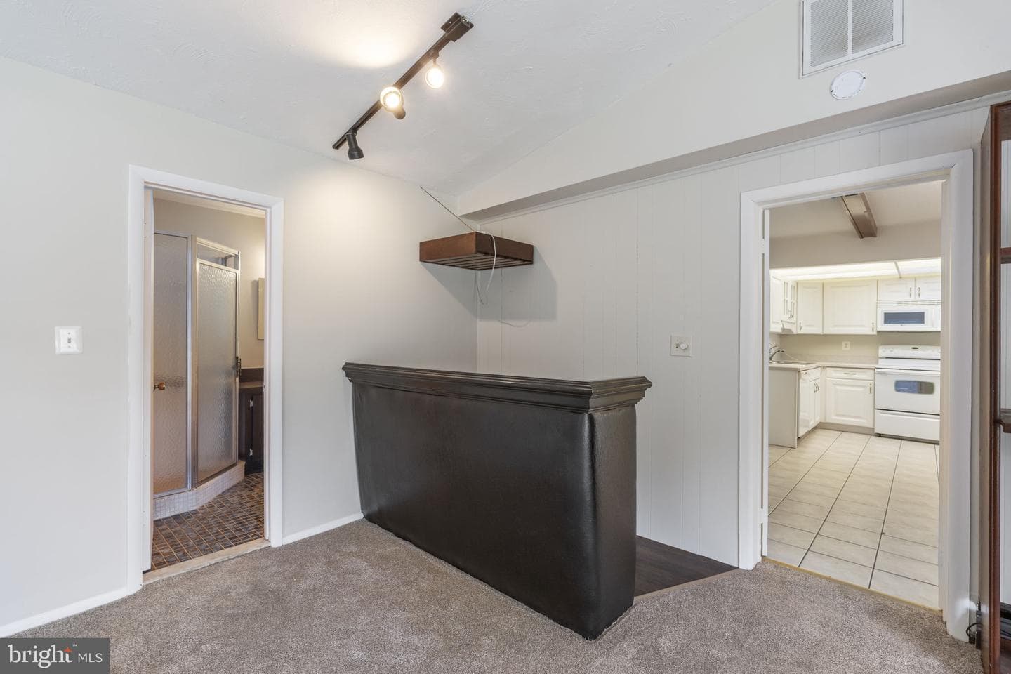 8005 Woodholme Circle photo 29